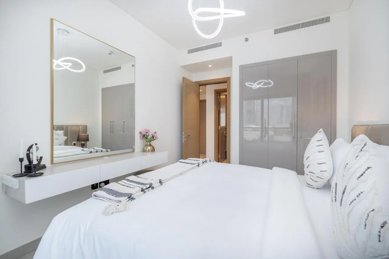 Vogue Sobha Hartland Lush Oasis Near Downtown Apartment Dubai